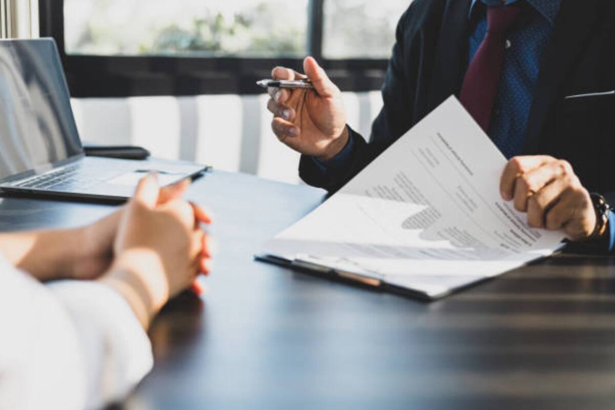 Cómo los cambios en las tasas de interés afectan tus préstamos