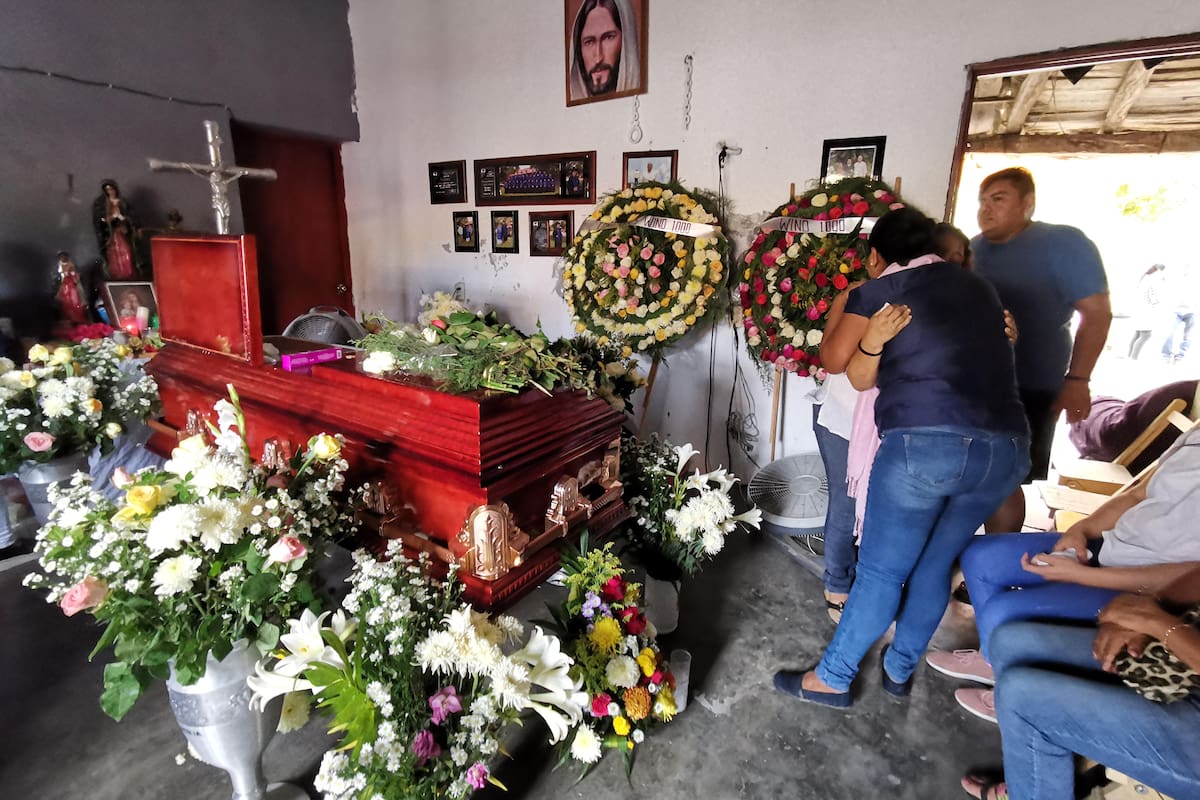 Entierran a Lucía, víctima de ataque armado en Oaxaca
