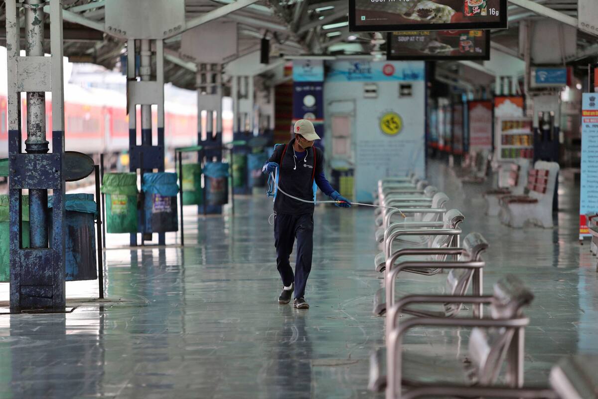 Ordenan en India cuarentena de 21 días