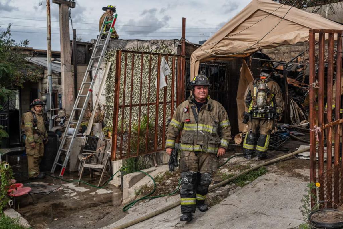 Incendio consume vivienda en la colonia Del Río