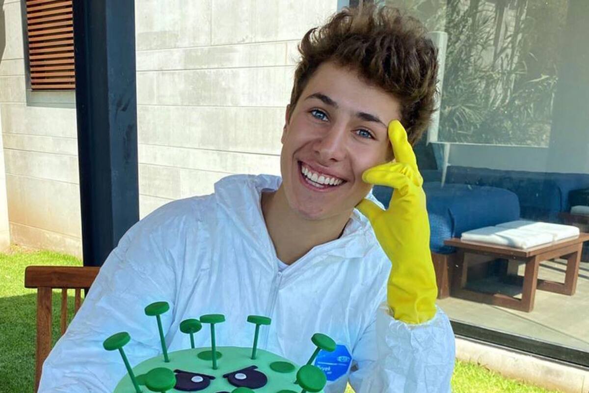 Critican a Juanpa Zurita por celebrar su cumpleaños con pastel de coronavirus