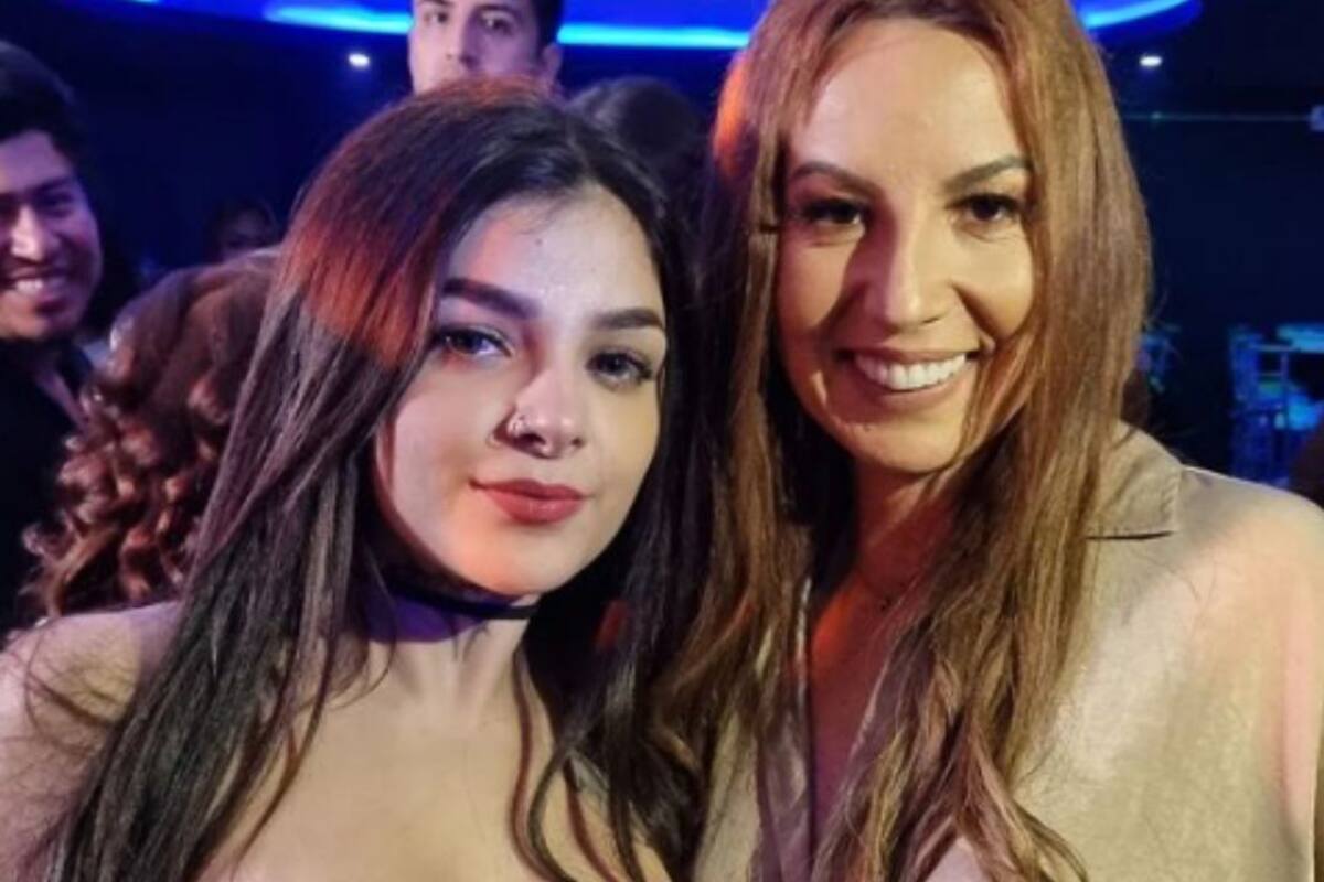 Karely Ruiz y Mafe Walker se van de fiesta