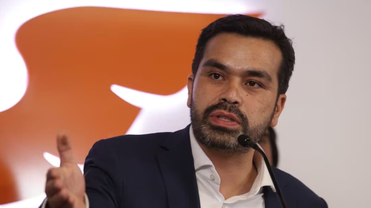 Máynez acusa a Morena de “traicionar” a trabajadores por no garantizar dos días de descanso continuos con la reforma laboral de reducción de jornada a 40 horas