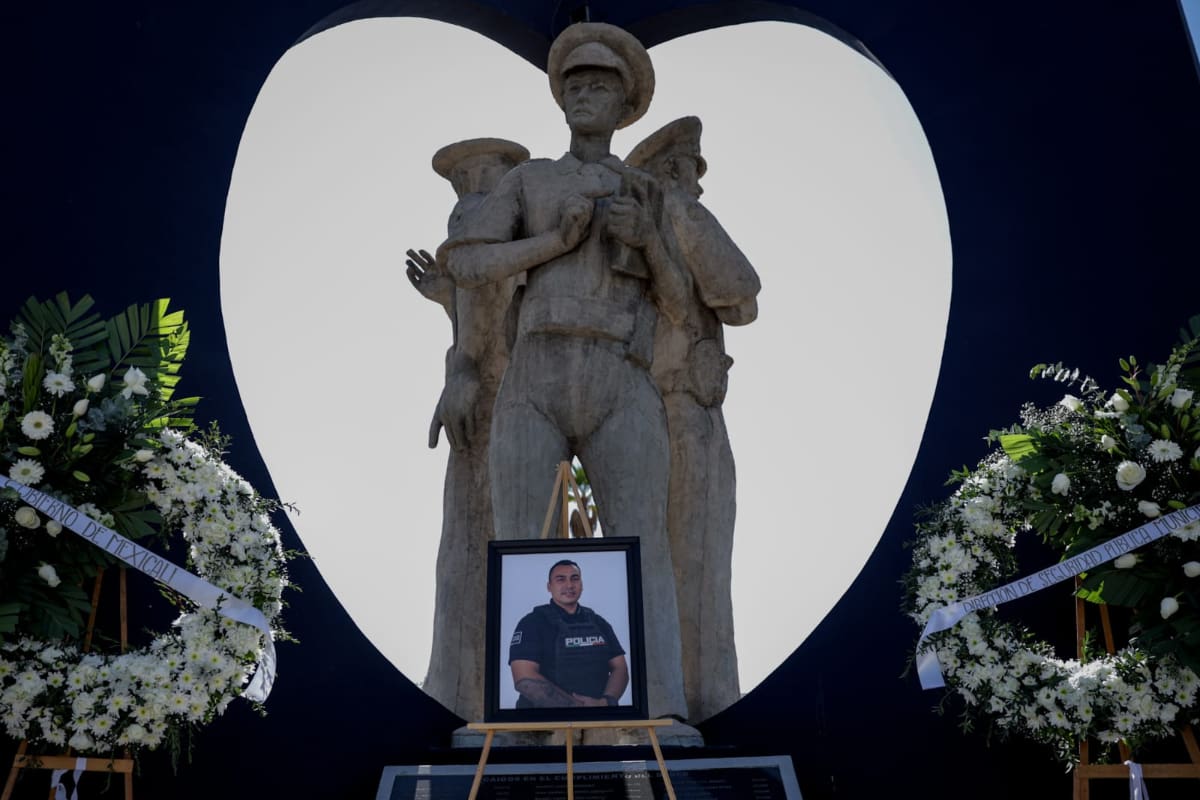 Dan último adiós a subcomandante asesinado en el Valle de Mexicali