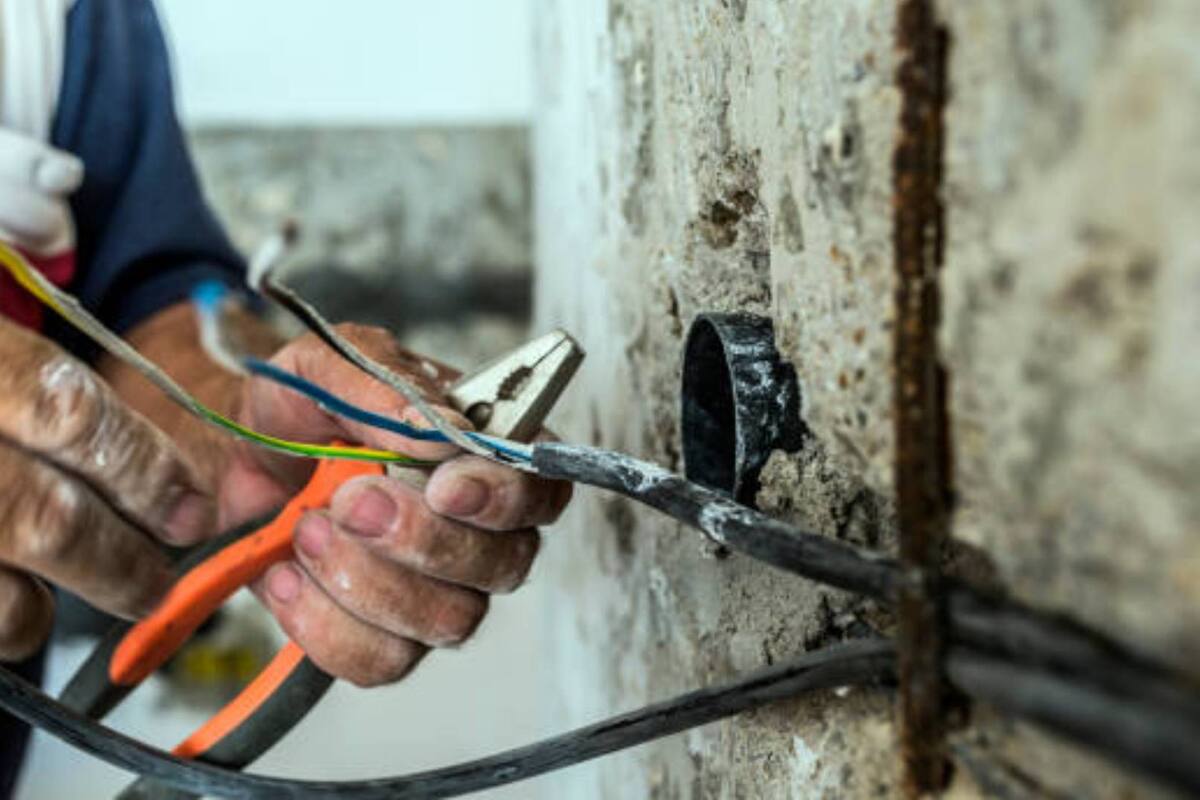 Hombre sufre decarga eléctrica en colonia Alto Valle: Hermosillo