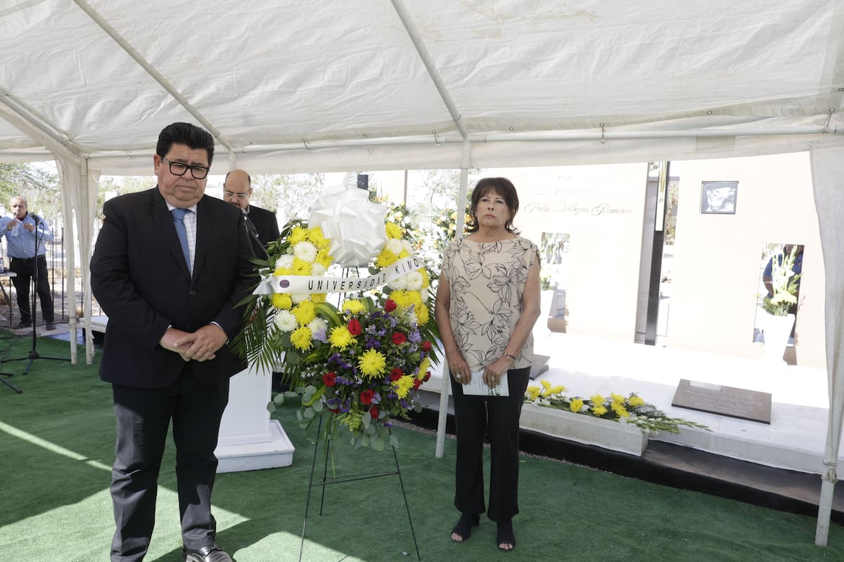 Norma Abril, presidenta de la Fundación Padre Pedro Villegas, y Julio César Mendoza Urrea, rector de la Universidad Kino.