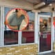 Tres personas se intoxicaron tras comer en restaurante de sushi en Jardines del Lago; investigan posible contaminación