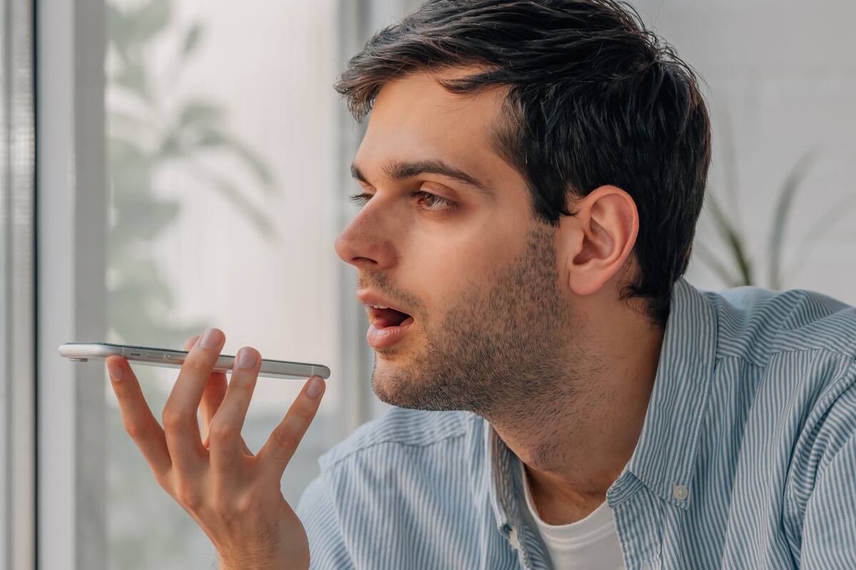 El uso de notas de voz en WhatsApp: una práctica común con implicaciones psicológicas