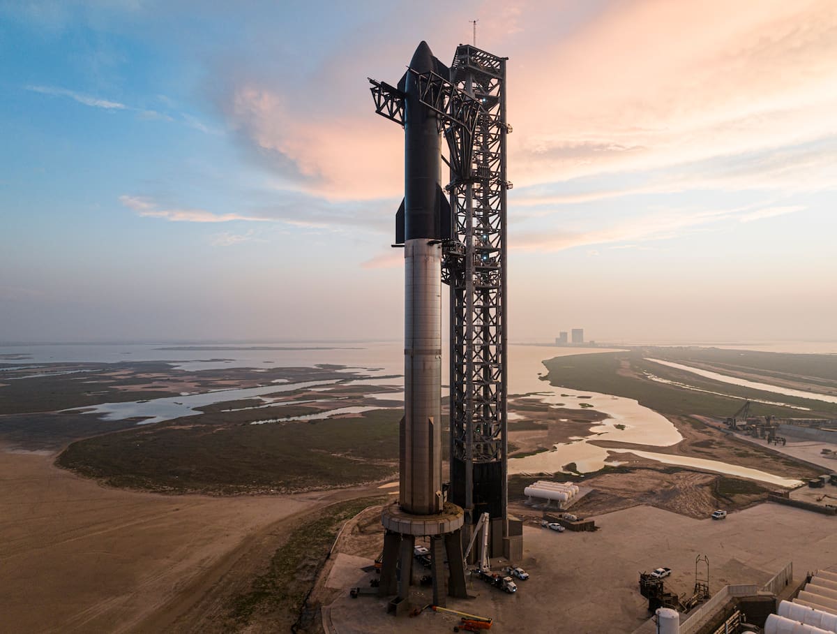 Fotografía cedida por SpaceX donde se muestra su cohete Starship en la base de la empresa en Boca Chica, Texas (EE.UU.). EFE/SpaceX