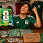 ¿Quieres ahorrar? La IA descifró cómo llenar el álbum Panini del Mundial 2026 en México de la forma más BARATA