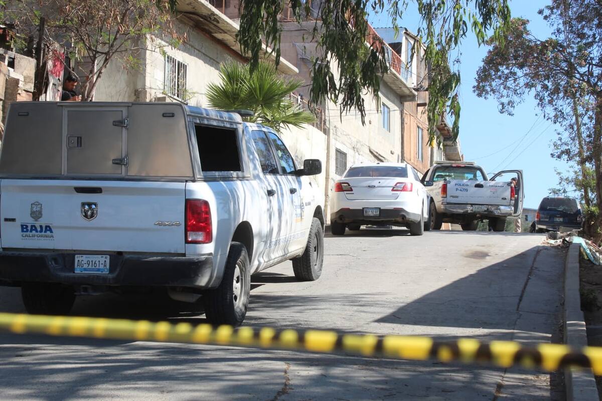 Asesinan a mujer con bebé en brazos en Villas de Baja California