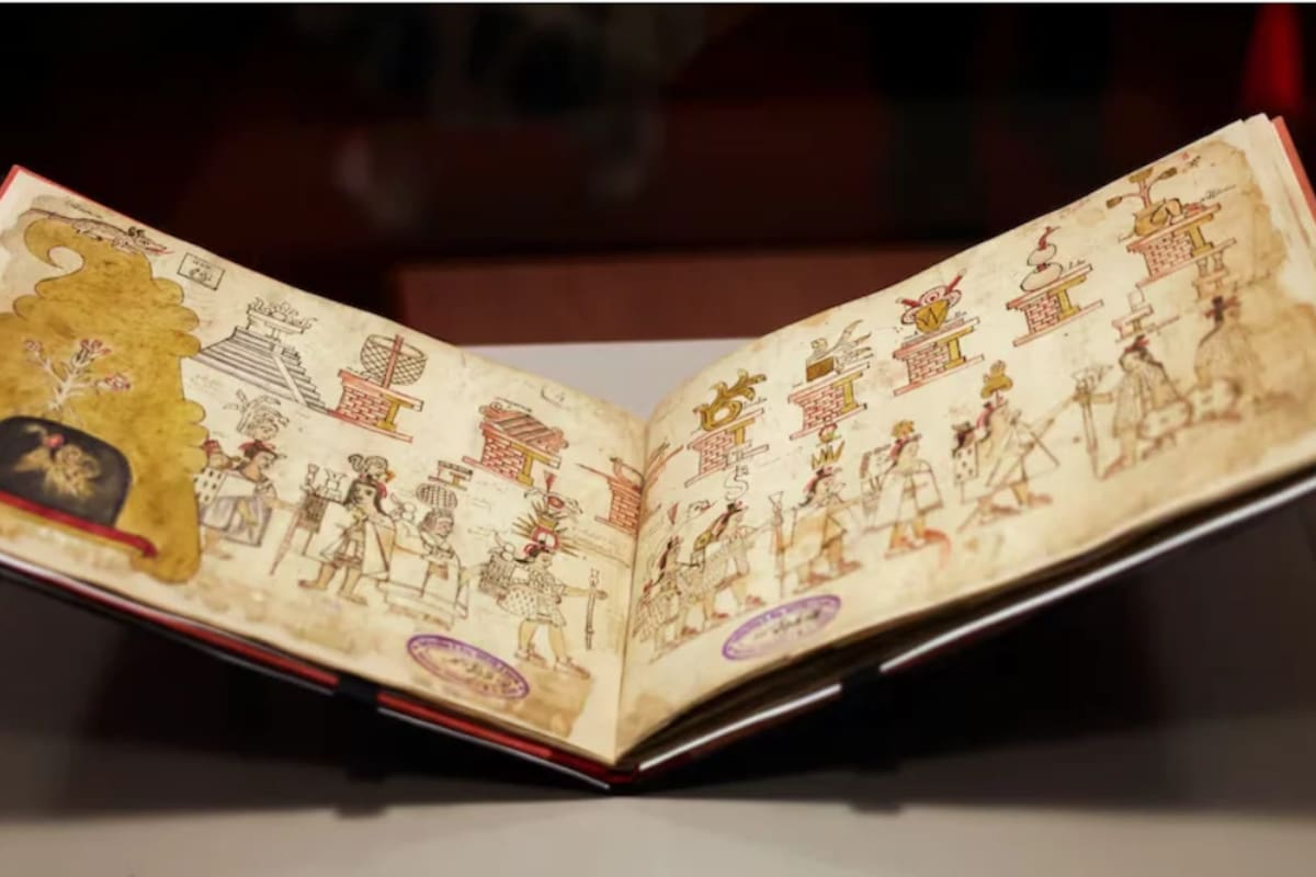 México recupera temporalmente para su exhibición el Códice Azcatitlán tras 186 años en el extranjero, un manuscrito del siglo XVI que conserva la memoria pictográfica de la civilización mexica y su caída ante los conquistadores