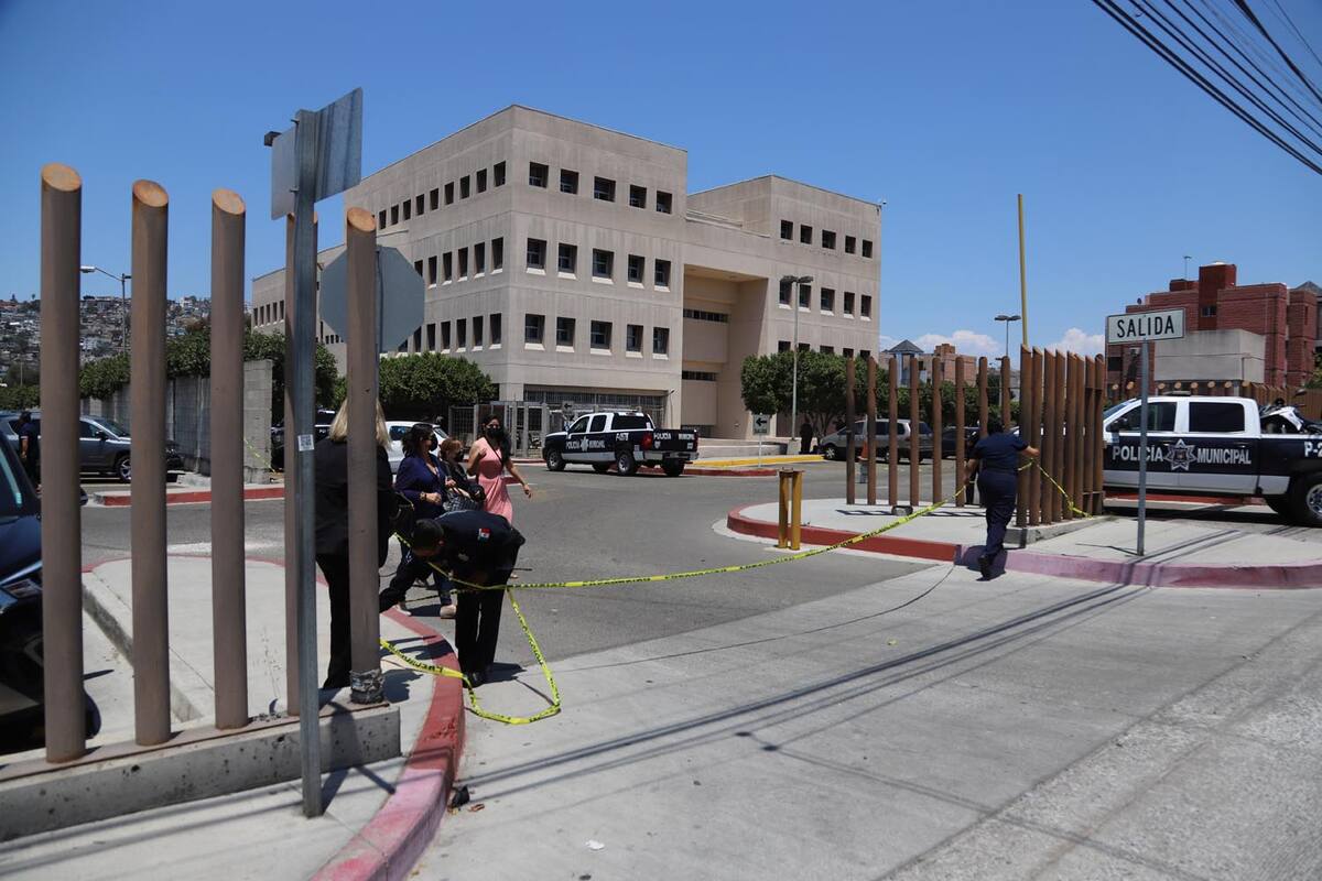Procesan a estudiante de portaba una pistola