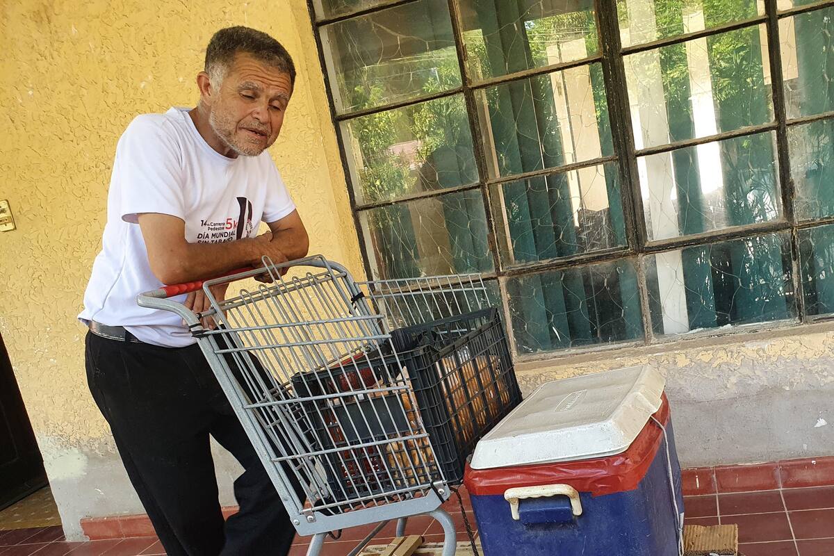 Historias de Vida: Francisco vende dulces y necesita dos operaciones