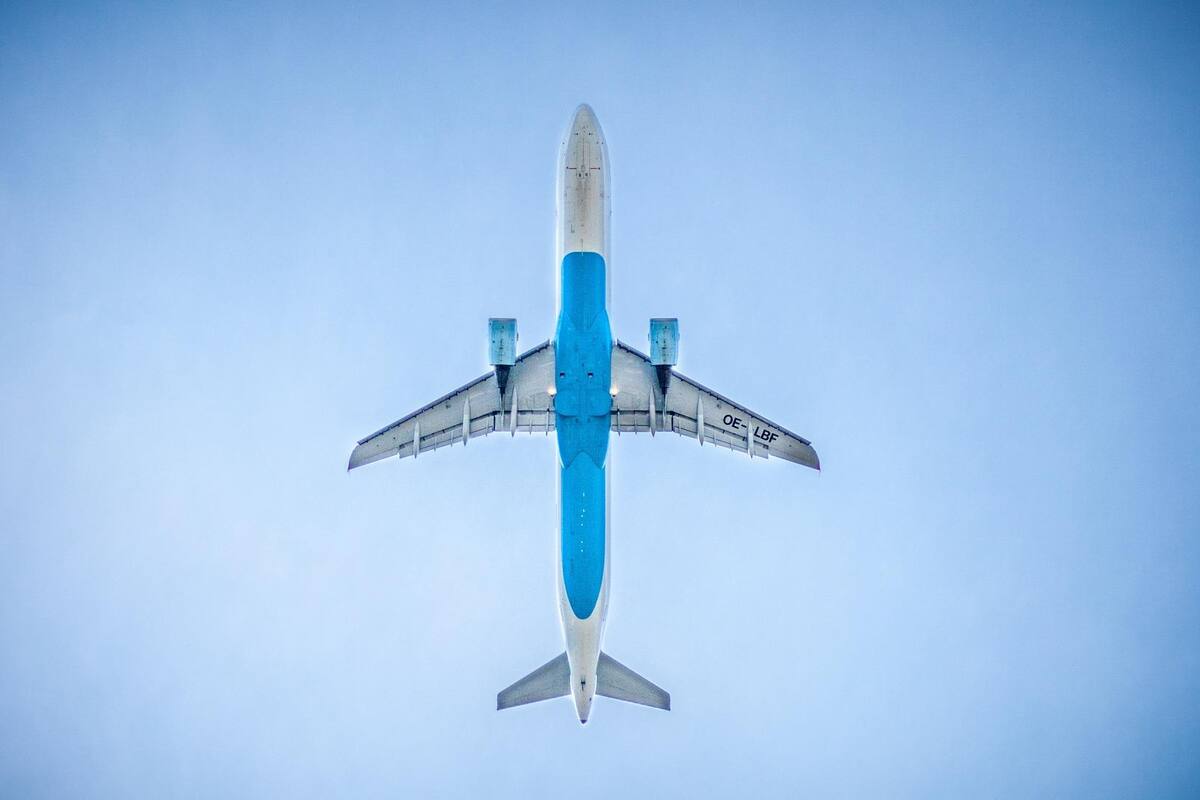 Fabricante brasileño de aviones Embraer anuncia el despido de 900 empleados
