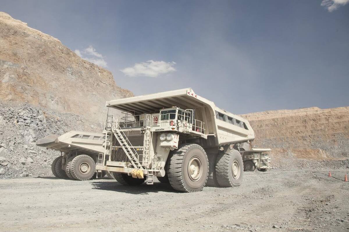 Alcanza oro precio histórico; ven beneficio para el Estado