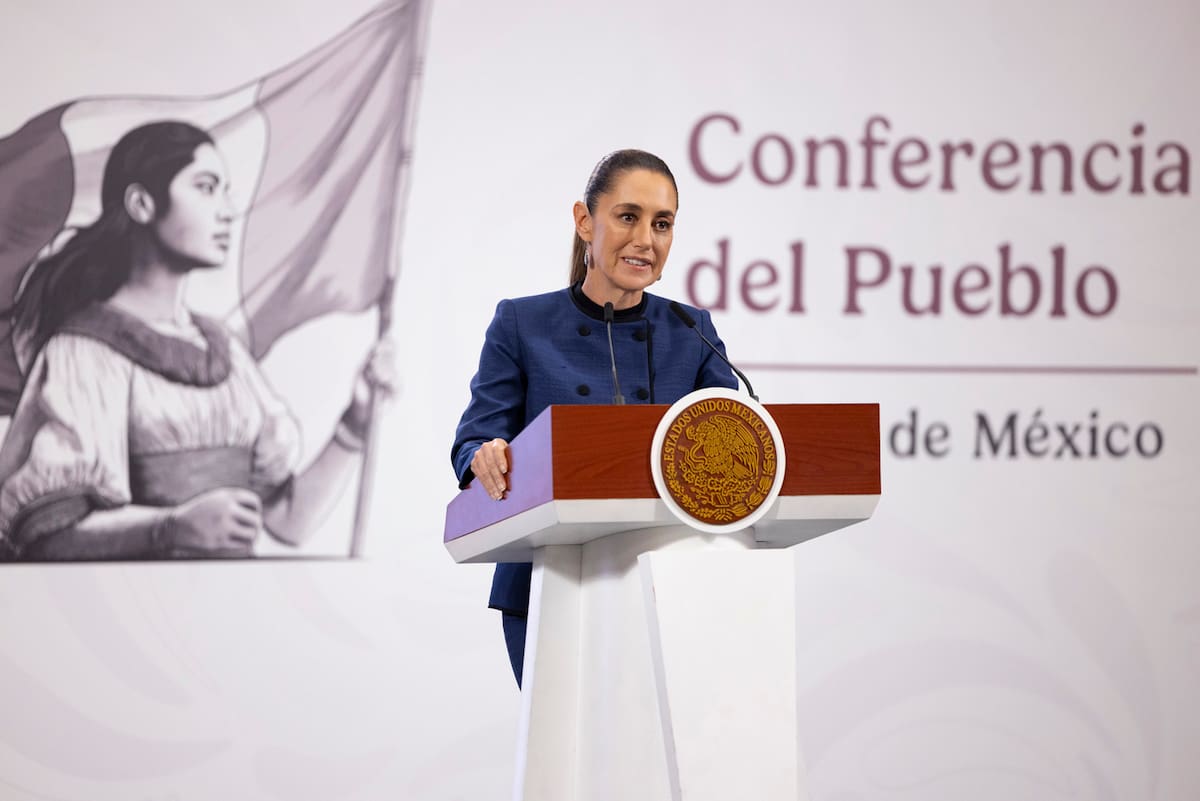La doctora Claudia Sheinbaum Pardo, presidenta Constitucional de los Estados Unidos Mexicanos en conferencia de prensa matutina, “Conferencia del Pueblo”, en el Salón Tesorería de Palacio Nacional. | Foto: Presidencia