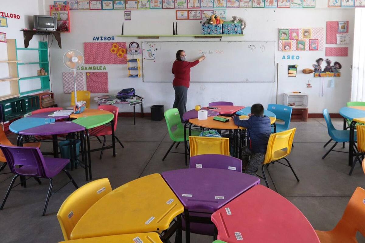 Inician clases 24 escuelas en Baja California en agosto
