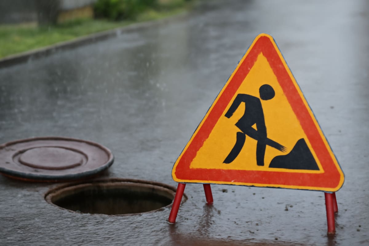 ¿Se deben abrir las alcantarillas cuando llueve?