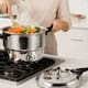 Mercado Libre remata la olla de presión de aluminio MERIMORI a solo $580 pesos con envío gratis y accesorios, ofreciendo una alternativa segura y económica que te ayuda a cocinar rápido y ahorrar gas