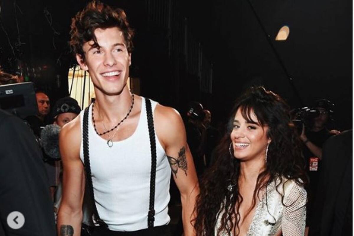 Beso de Shawn Mendes y Camila Cabello causa revuelo en redes sociales