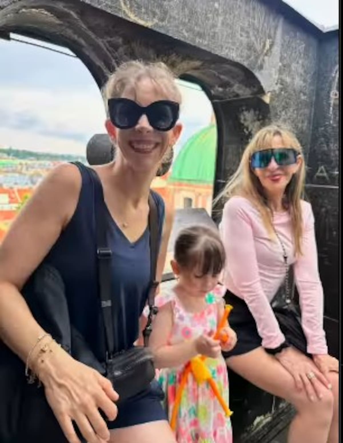 Shanik de vacaciones con su hija y sus nietas / Instagram @shanikberman