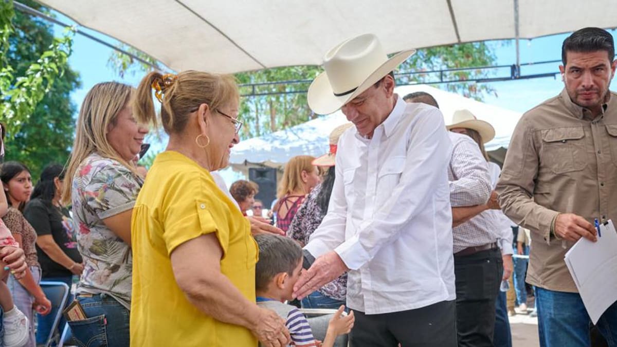 Apoyos y servicios llegan al Noroeste de Sonora: Durazo entrega becas, maquinaria y programas gratuitos en Trincheras y Cucurpe