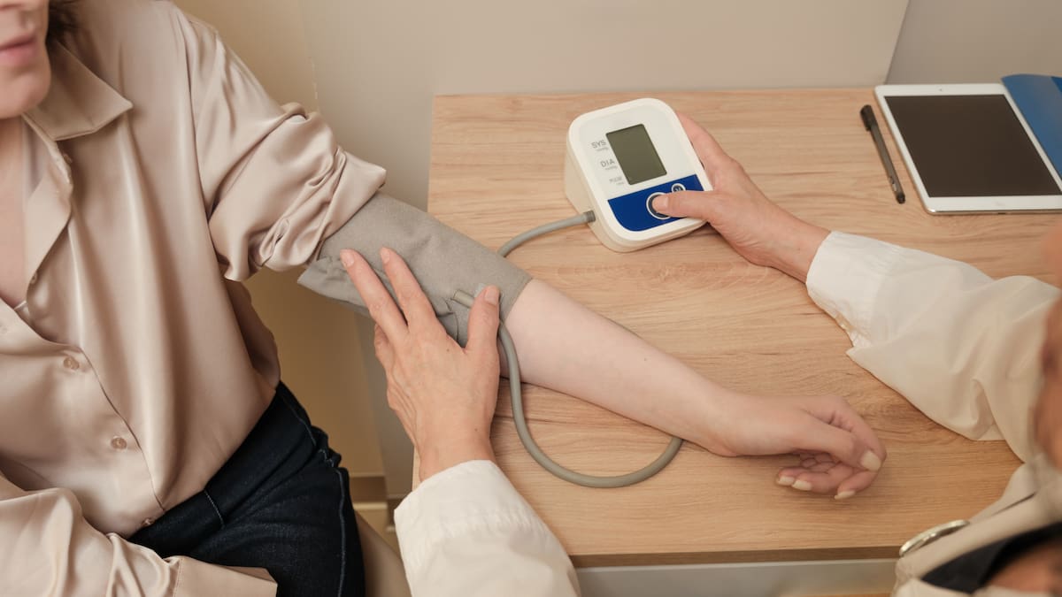 El ayuno intermitente puede ayudar a reducir la presión arterial /Foto: Canva