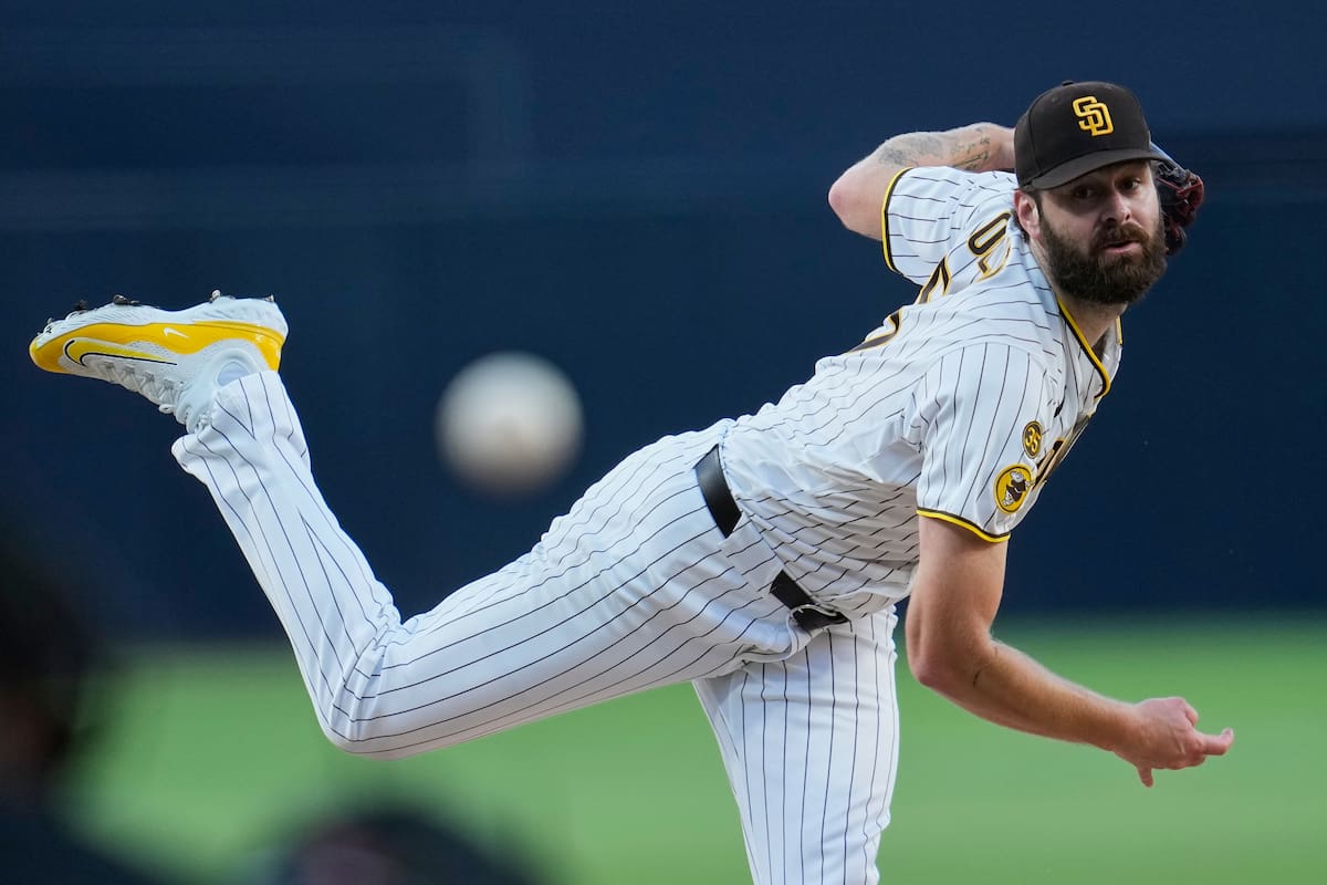 Padres caen 5-3 ante Rojos tras jonrón en la onceava entrada