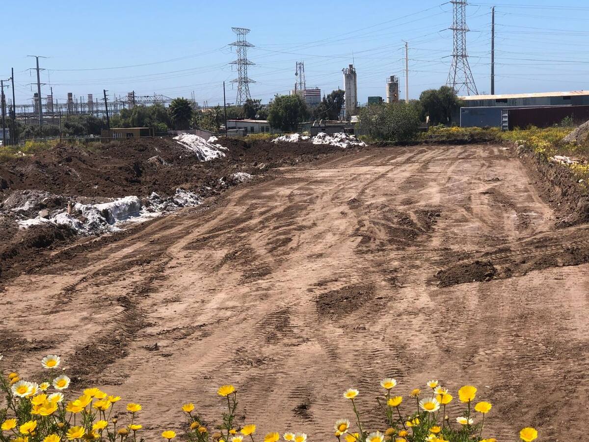 La obra se realiza en un terreno de la parte Sur de la plaza comercial Pabellón Rosarito.