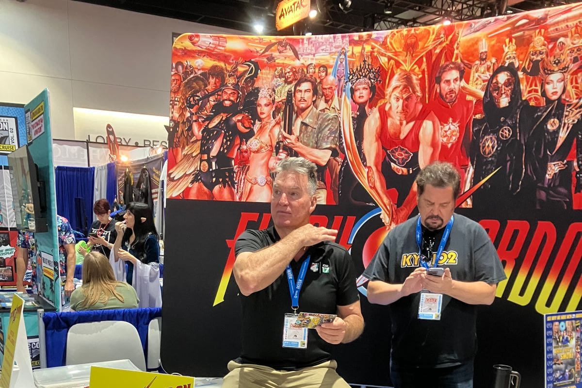 Flash Gordon convive con fans