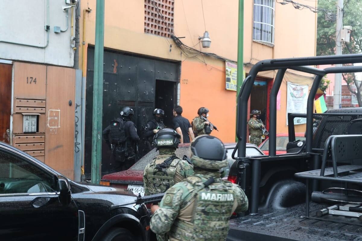 Catean casa de tío de "El Lunares", decomisan arma y droga