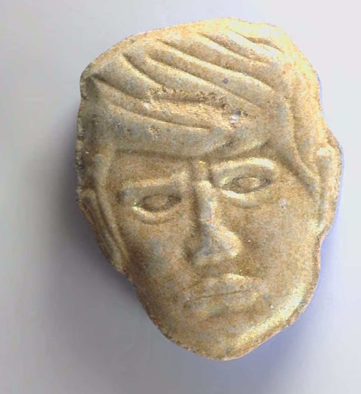 Esta imagen sin fecha facilitada por el Instituto Trimbos de Salud Mental y Adicciones muestra pastillas que tienen en una de sus caras la figura del presidente Donald Trump Trimbos Institute of Mental Health and Addiction via AP