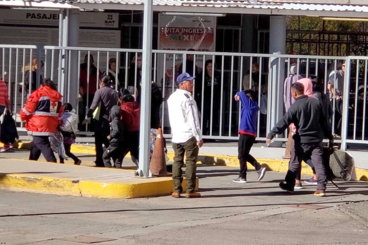 Deambulan alrededor de 2 mil migrantes por calles de Nogales