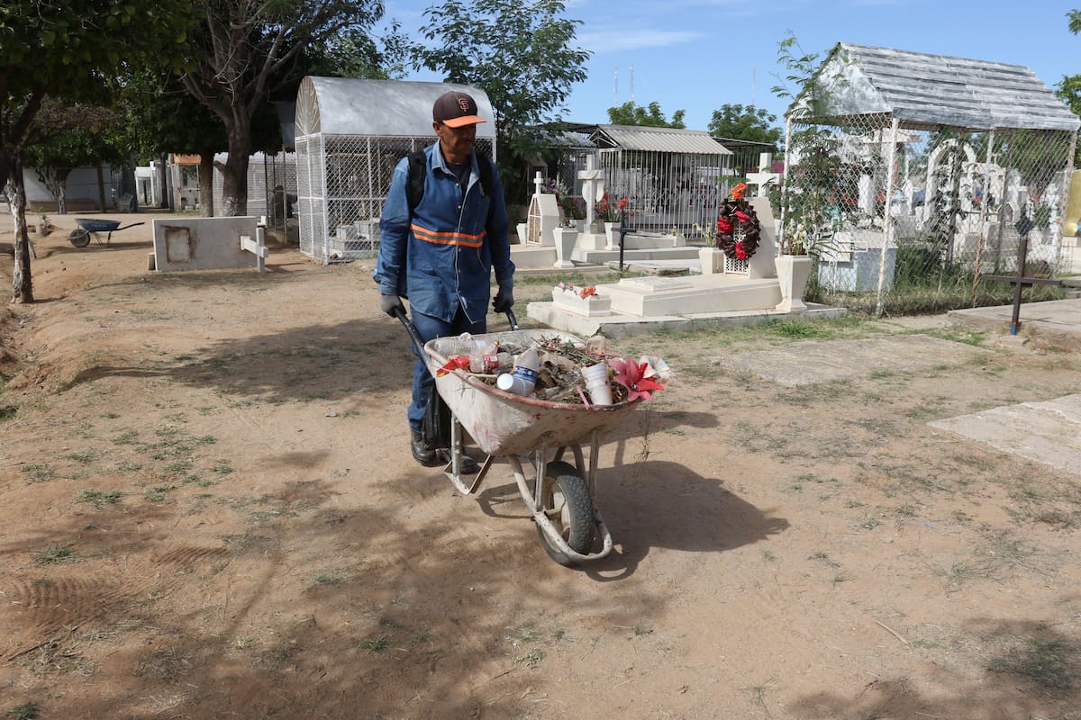 Esperan hasta 8 mil visitantes en panteones de Hermosillo por Día de las Madres