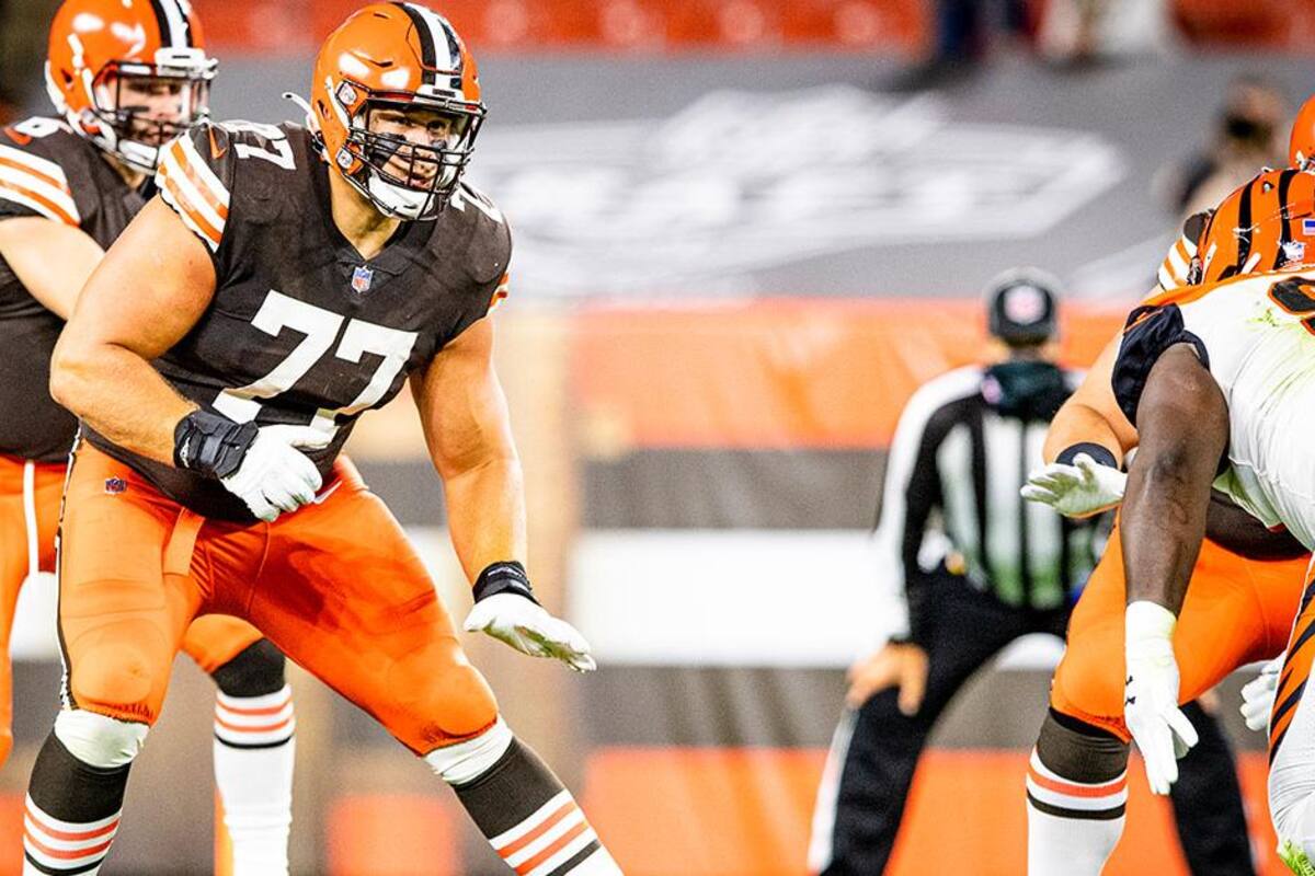 VIDEO: Jugador de NFL caza enorme caimán y recibe críticas