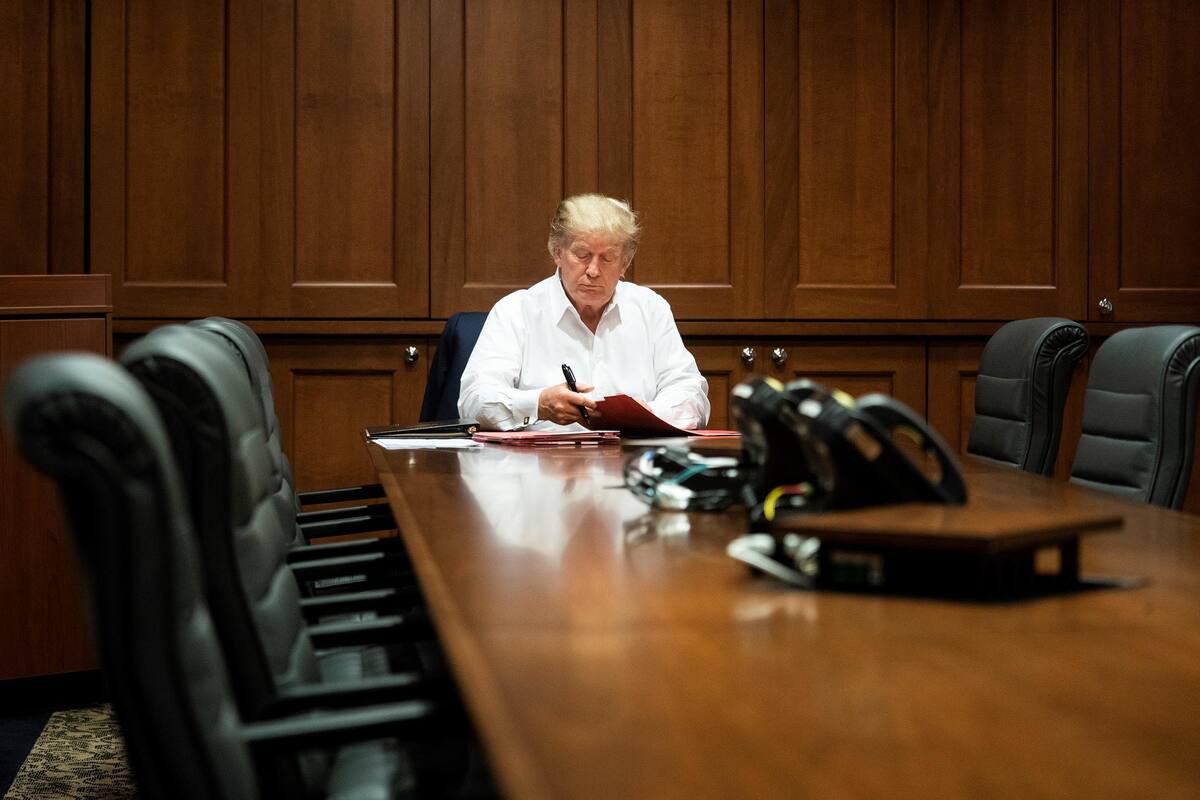 Vive Trump horas críticas debido a Covid-19