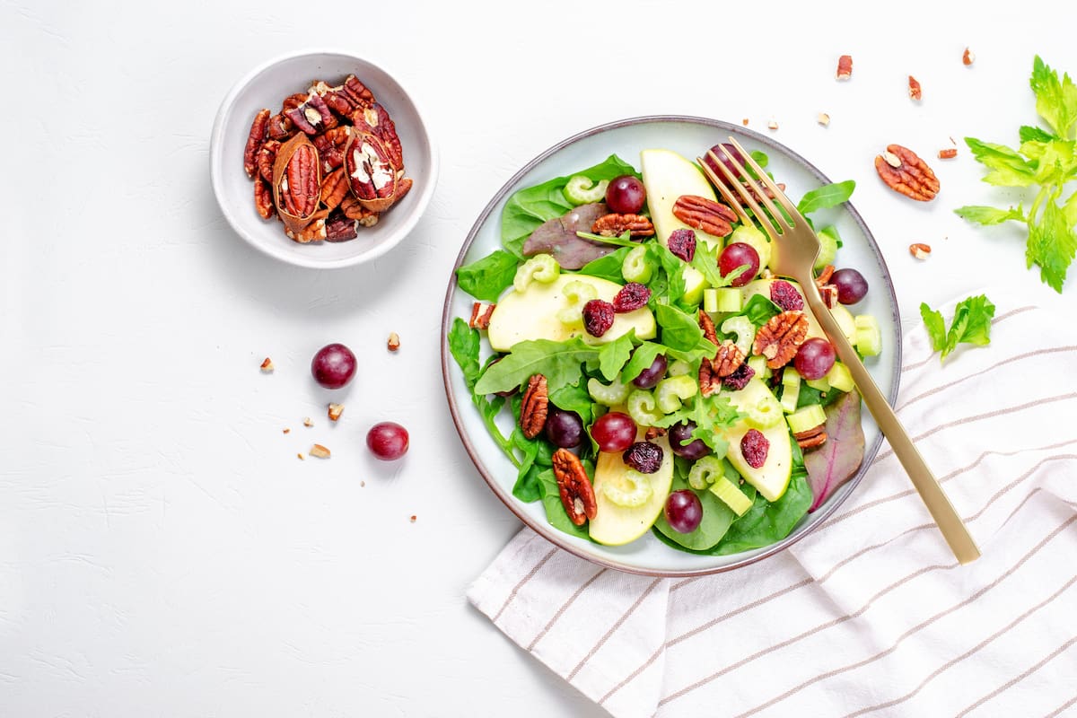 Ensalada Waldorf a color