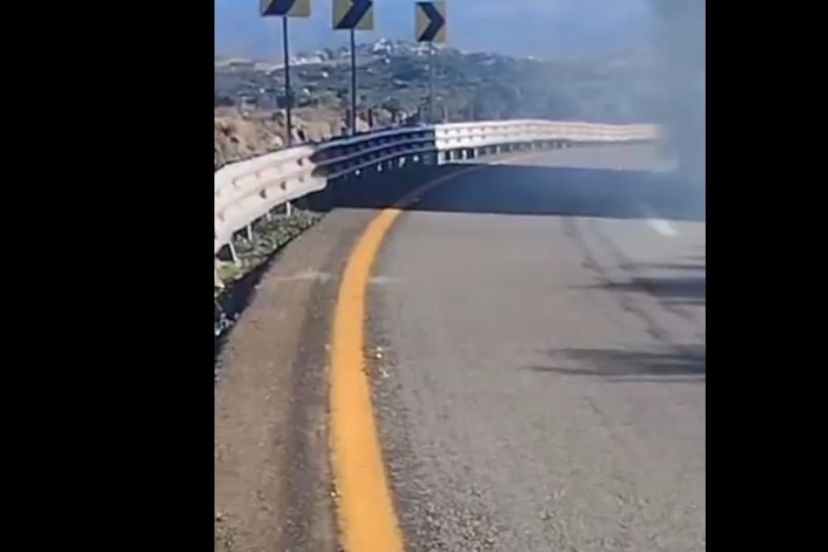Alerta SICT por bloqueos e incendios en carreteras; Baja California entre los estados afectados