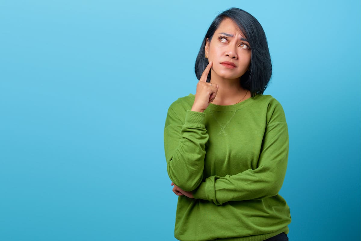 Hablar solo: una costumbre más común (y útil) de lo que parece