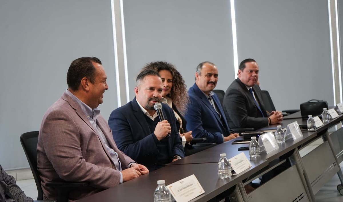 A la reunión acudieron consejeros representantes de organismos como Cotuco, Index, Canacintra, Amexme, Arhitac, Canirac, Coparmex, Canacope y Canacar.