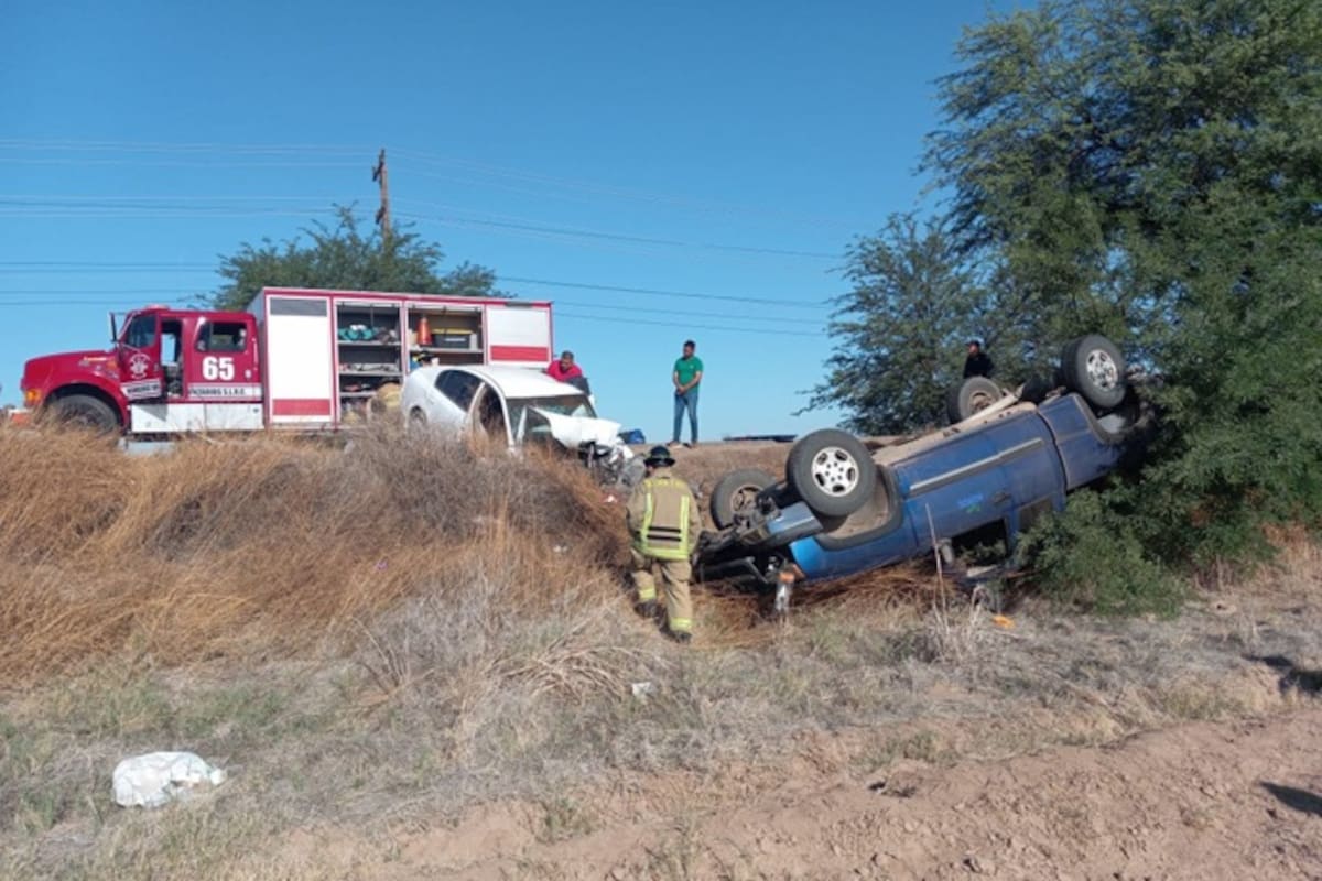 Dos lesionados tras volcadura en carretera al Golfo de Santa Clara