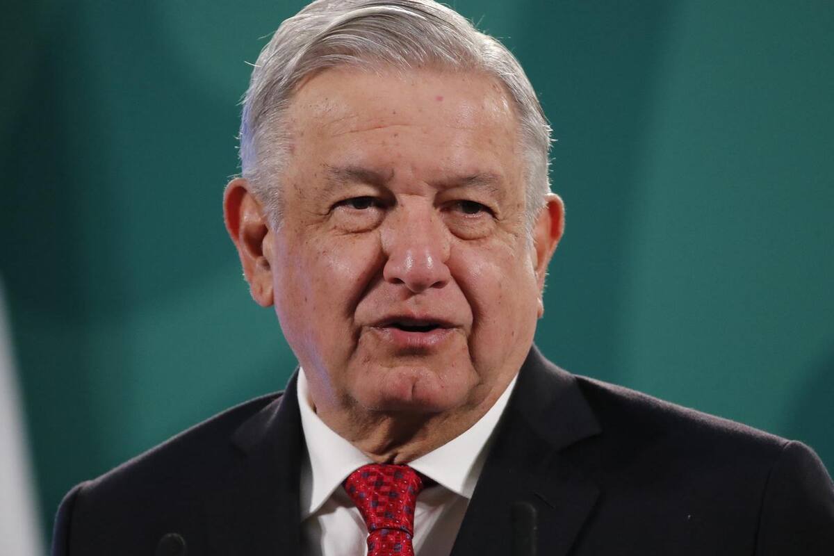 AMLO ilustra con canción de Serrat la situación de la comunidad de Santa Rita Tlahuapan, la pobreza en México