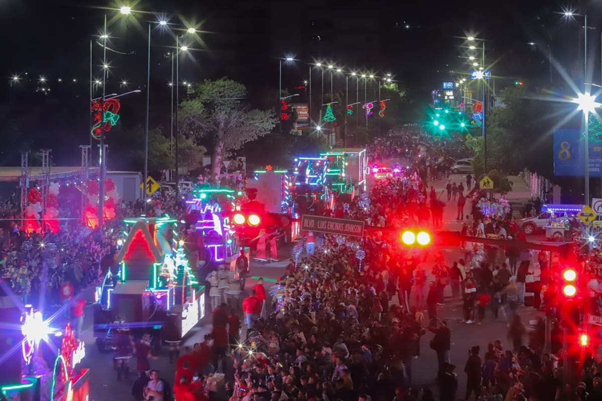Hermosillo: Genera caos en vialidades el desfile navideño