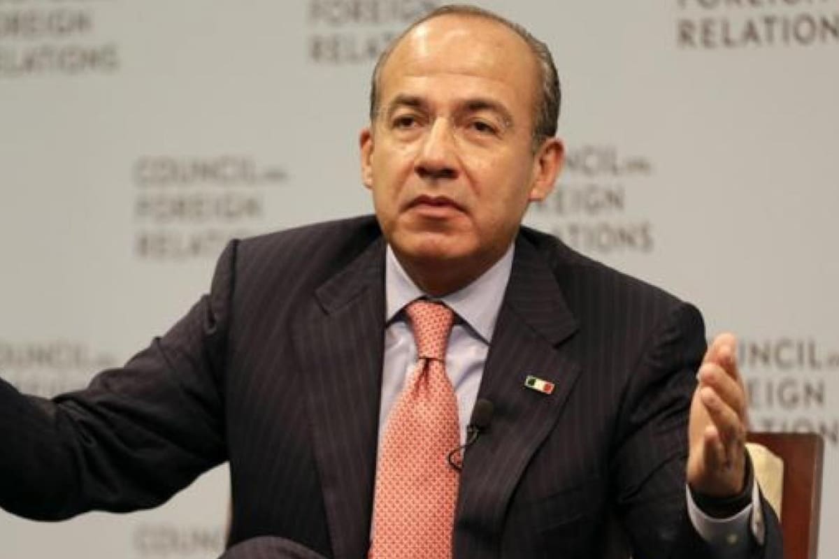 Critica Felipe Calderón uso de símbolos religiosos ante coronavirus