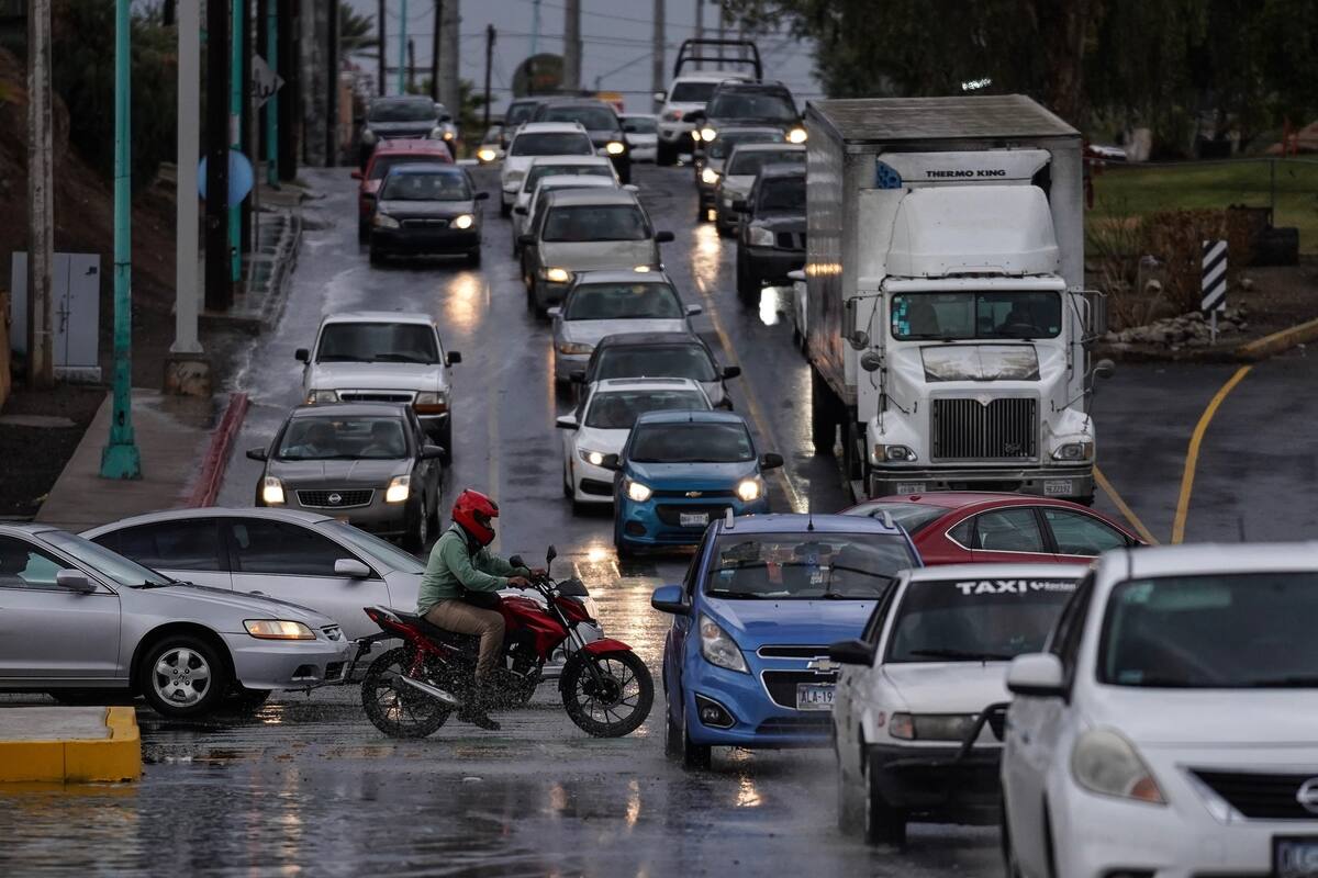 Provoca lluvia caos en algunas zonas de Mexicali