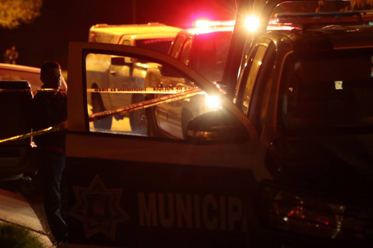 Balean a tres en el Centro de Guaymas; muere uno