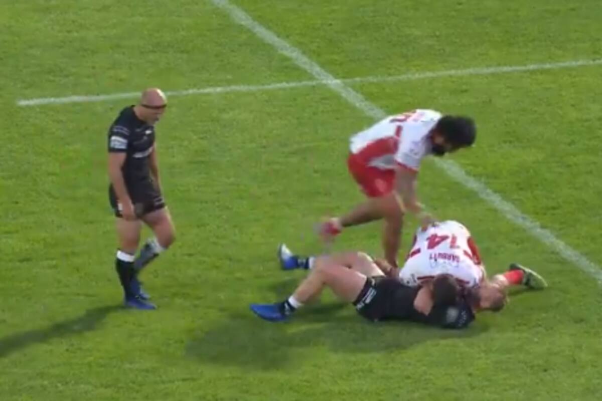 Se sale rodilla de jugador de rugby en pleno partido