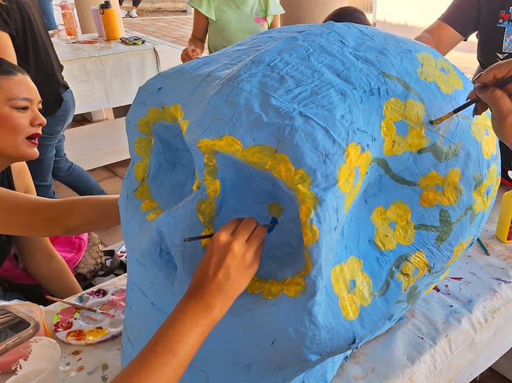Calaveras pintadas por hermosillenses en talleres se expondrán en La Sauceda por Día de Muertos