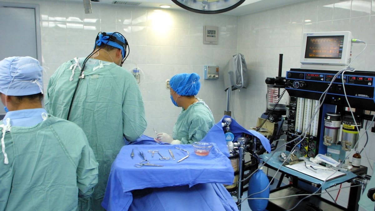 Isssteson suma 23 especialistas y logra la primera cirugía de corazón en el Hospital Chávez; habrá nuevas unidades quirúrgicas en 2027